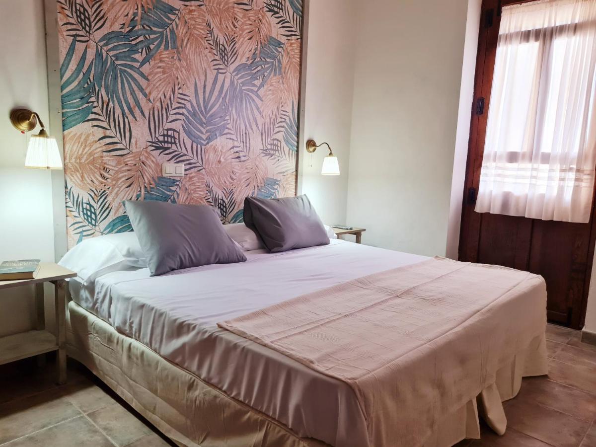 Hostal La Colonial Madrigal de la Vera Ngoại thất bức ảnh