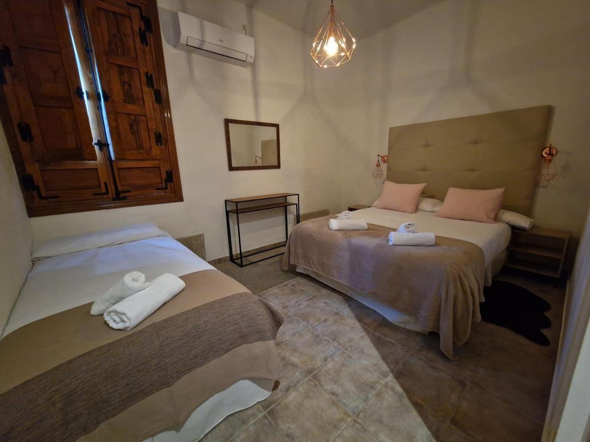 Hostal La Colonial Madrigal de la Vera Ngoại thất bức ảnh
