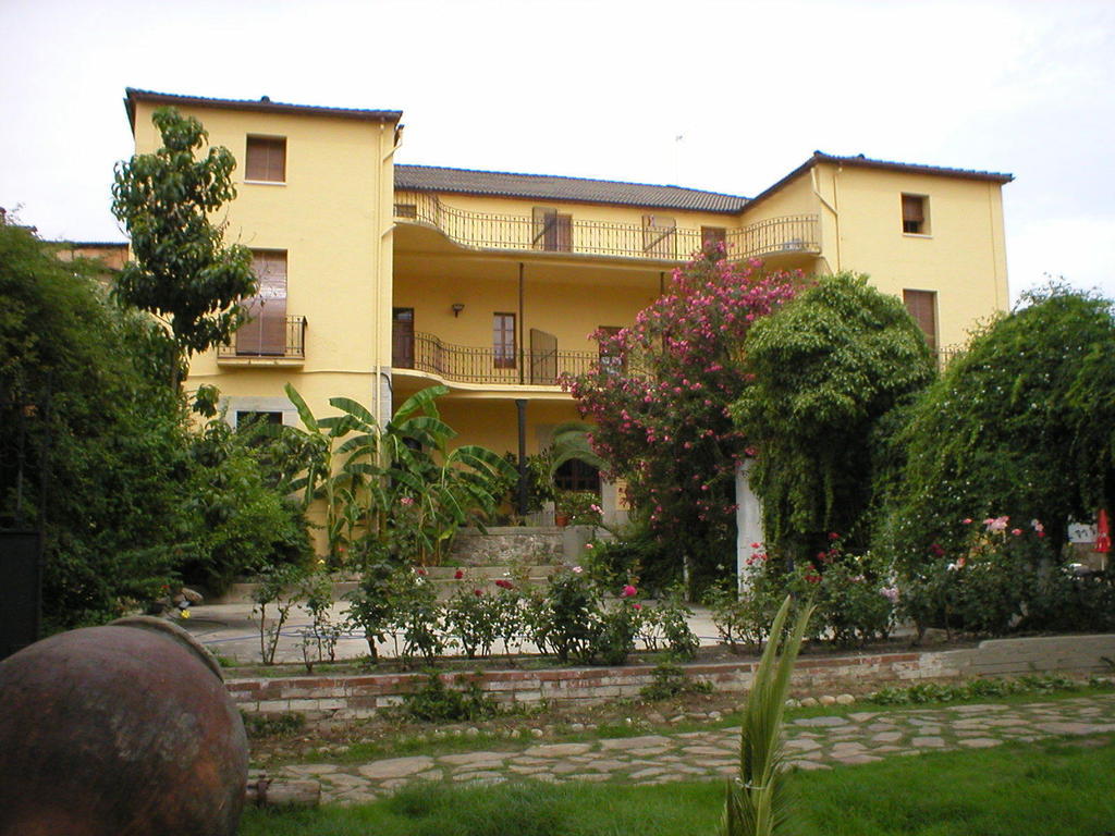 Hostal La Colonial Madrigal de la Vera Ngoại thất bức ảnh